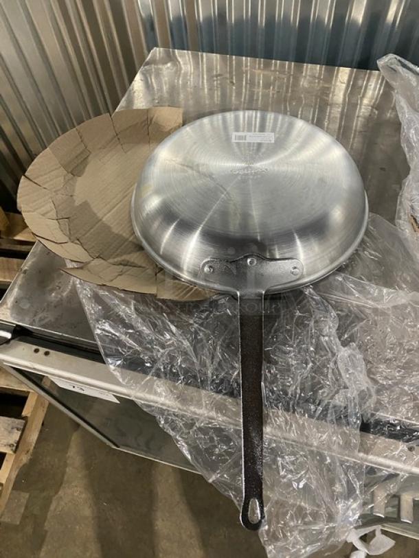 Brand new Winco Majestic Collection 14" round fry pan, model AFP-14S, commercial aluminum, satin finish.