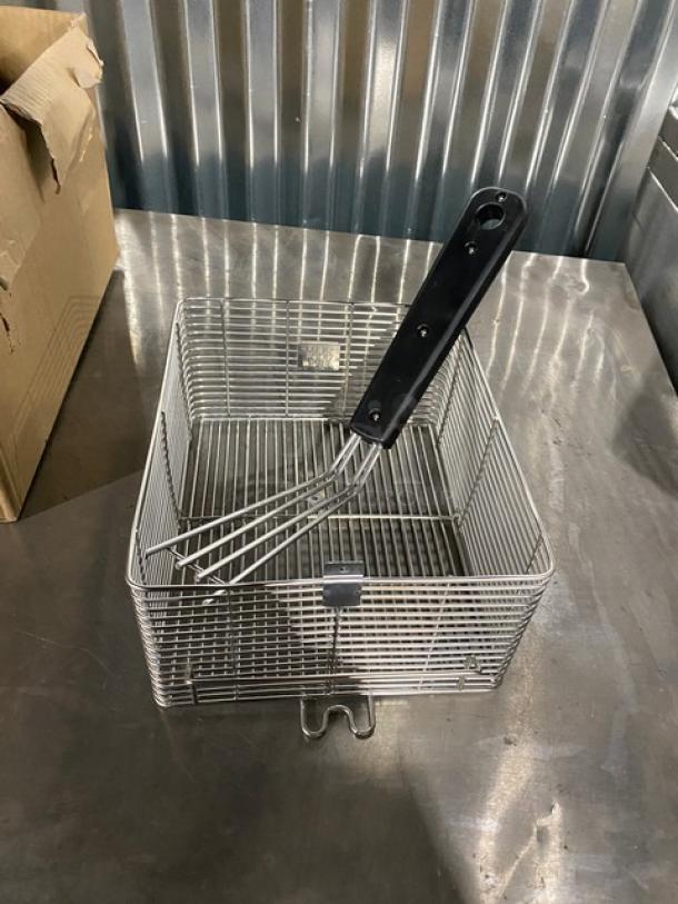 Brand new Waring LFB10 stainless steel fry basket, 9.5"x8"x4.5", with black grip handle, excellent condition.