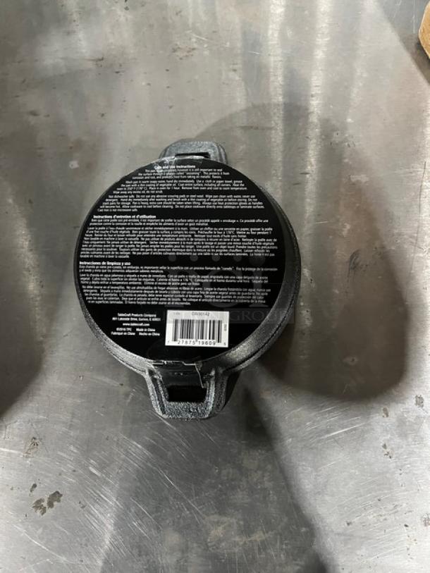 TableCraft CW30142 18 oz. cast iron server, brand new with label, pre-seasoned, black, round design.