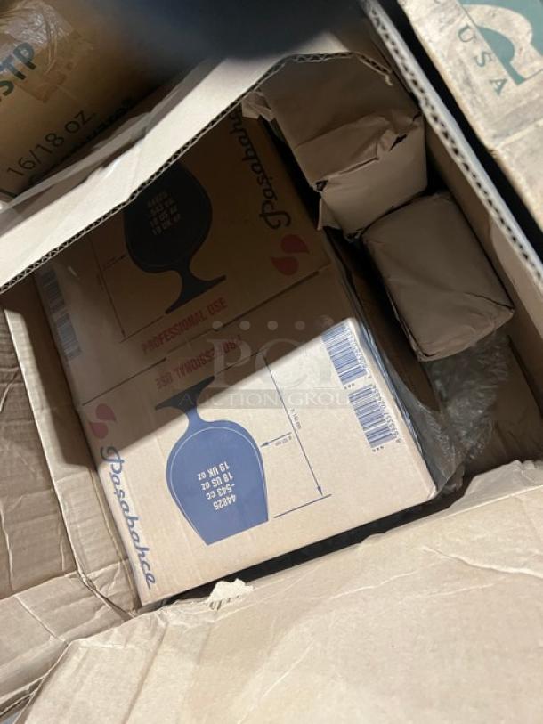 Mixed pallet with Fabri-Kal cups, Verterra trays, and Brite Vision sleeves. New condition, original packaging visible.