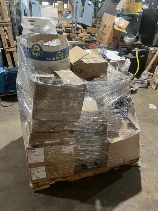 Brand new mixed pallet with AmerCare Royal 32 oz containers, Inline Plastics bowls, Steelite bowls, Vollrath racks, and more.