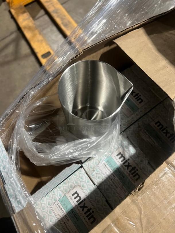 Mixed pallet with Mixtin stainless steel double-walled stirring tin and boxed containers. New condition, ready for auction.