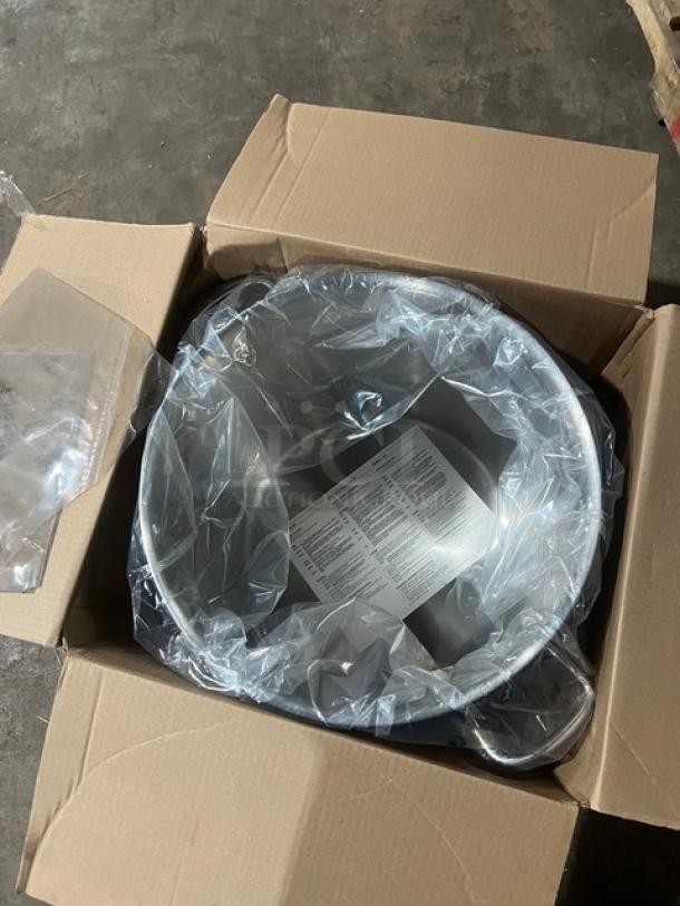 Brand new Vollrath Intrigue Series 53 Qt. stainless steel stock pot, Model 47725, in box with packaging and tag.