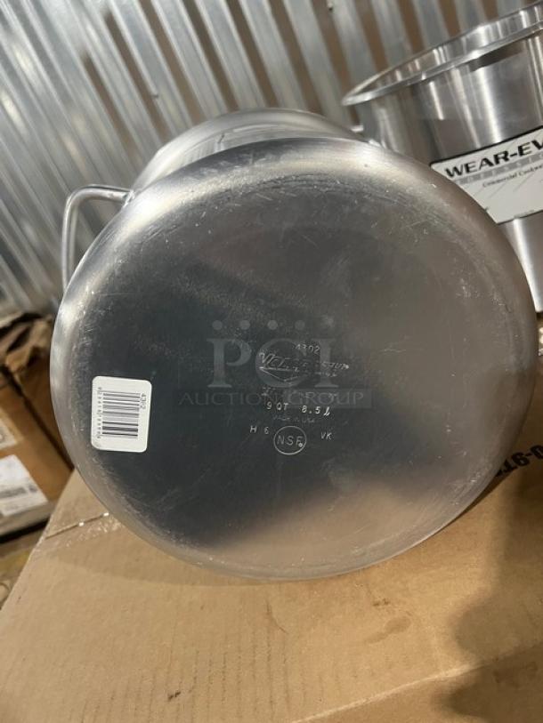 BRAND NEW Vollrath Wear-Ever 9 Qt. Aluminum Stock Pot, Model 4302. Visible markings: model number, NSF certification, barcode.