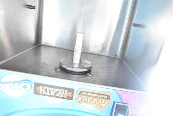 Vita-Mix VM0800A commercial frozen drink mixer, 120V, 1 phase, clean stainless interior, Reese's branding visible.