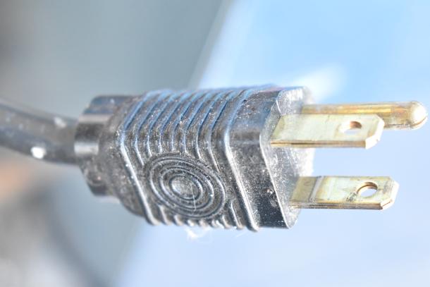Close-up of a power plug for the Vita-Mix VM0800A Commercial Countertop Frozen Drink Mixer. 120 Volts, 1 Phase.