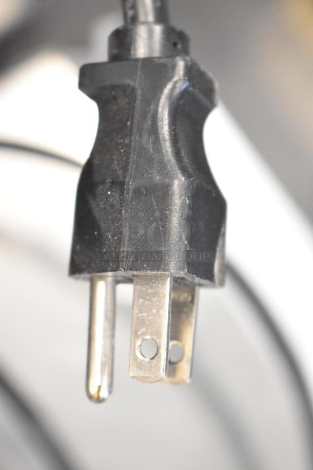 Close-up image of a standard 120-volt plug for Server FSP Commercial Countertop Topping Warmers.