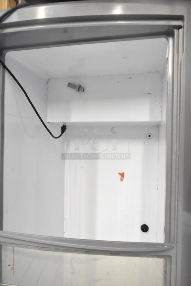 SD-575 Commercial Ice Cream Freezer Merchandiser, interior view. Model SD-575, 115 volts, 1 phase, white finish.