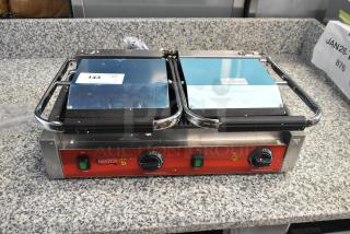 Brand new 2025 Avantco 177PG400 dual panini grill with grooved plates, minor scratches, 19 5/8" x 9 1/8" surface, 120V.