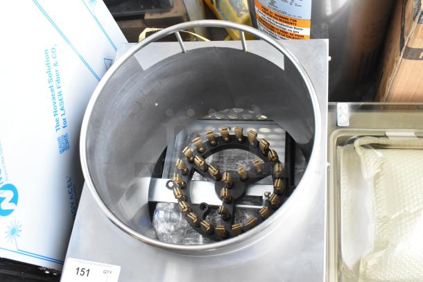 BRAND NEW Cooking Performance Group WOKR16L LP Wok Range with 16" ring, 125,000 BTU, minor scratches, model 351WOKR16L.