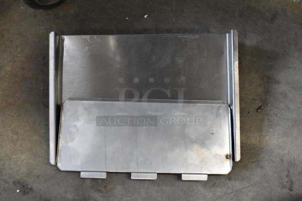 Brand new Avantco 184T140 commercial 10" conveyor toaster, scratch and dent. Visible marks on metal surface. 120V, 1 Phase.