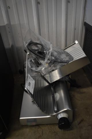 BRAND NEW SCRATCH AND DENT! Avantco 177SL312 12