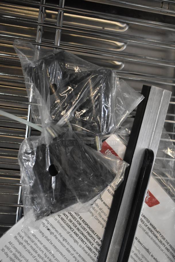 ServIt 423HDM26SA 26" heated display case, features broken glass. Includes hardware in plastic bags and warranty papers.