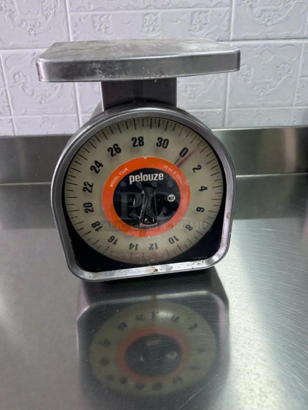 Outstanding Pelouze Y32R Mechanical Scale, 32 lb capacity, NSF & UL listed, excellent condition, fully tested operational.