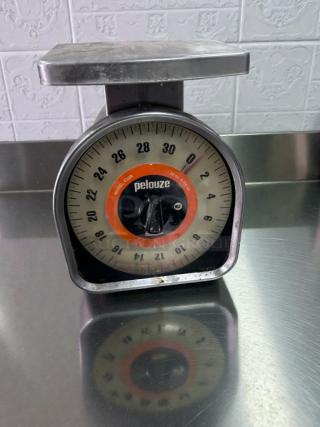 Outstanding Pelouze Y32R Mechanical Scale, 32 lb capacity, NSF & UL listed, excellent condition, fully tested operational.