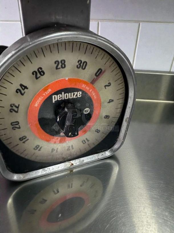 Pelouze Y32R mechanical portion scale, 32 lb capacity, NSF & UL listed, excellent condition, clear dial, fully operational.