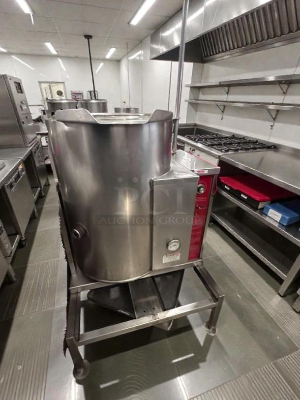 Cleveland Range 24GMK6200 gas steam kettle in like-new condition, stainless steel, NSF & CSA certified, fully tested.