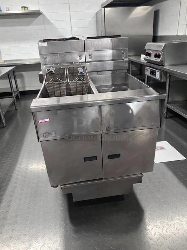 Pitco SG14 commercial gas fryer, 40 lb capacity, stainless steel, excellent condition, NSF & CSA certified, fully tested.