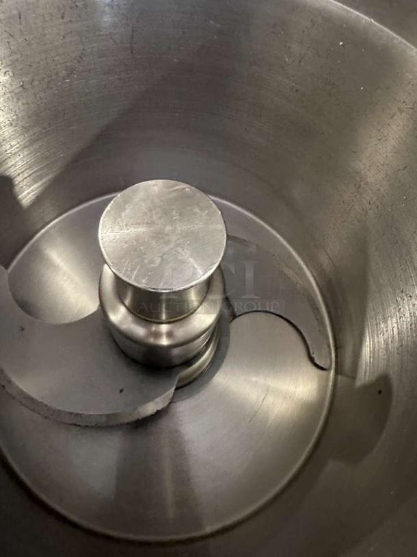 Robot Coupe R602 food processor bowl and blade in stainless steel, showing pristine condition. Fully operational, UL & NSF listed.
