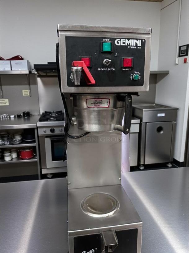 Wilbur Curtis Gemini System coffee brewer, dual brew station, excellent condition, UL & NSF listed, fully tested, model CUR-M-CB-0400.