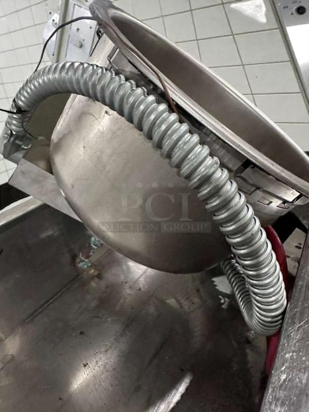 Wells Commercial Electric Soup Warmer in pristine condition. Stainless steel, UL & NSF listed, fully operational.