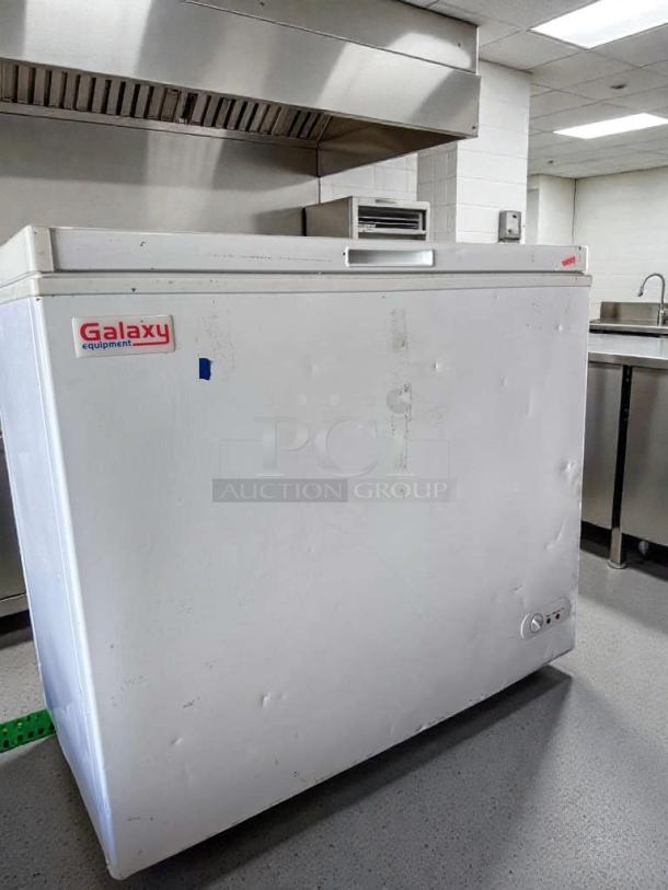 Galaxy 177CF7 commercial chest freezer, 7 cu. ft., excellent condition, white finish, 115V, R600a, fully tested, operational.