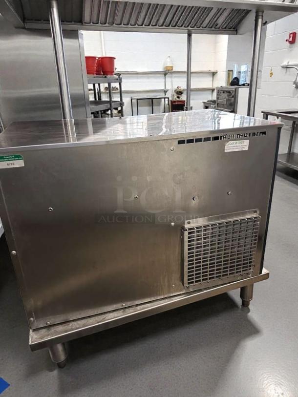 Premium condition Manitowoc S-180-04 undercounter ice & beverage dispenser, stainless steel, fully tested, UL listed.