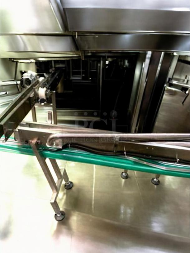Stainless steel Tang rotary round bottle washer, automatic inner/outer rinse, fully tested, excellent condition, suitable for production line.
