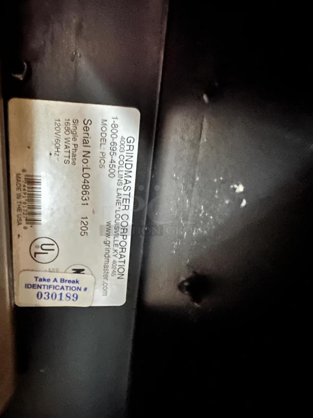 Label for Grindmaster PIC5 Cappuccino Dispenser, showing model, serial number, UL listing, and manufacturer details.