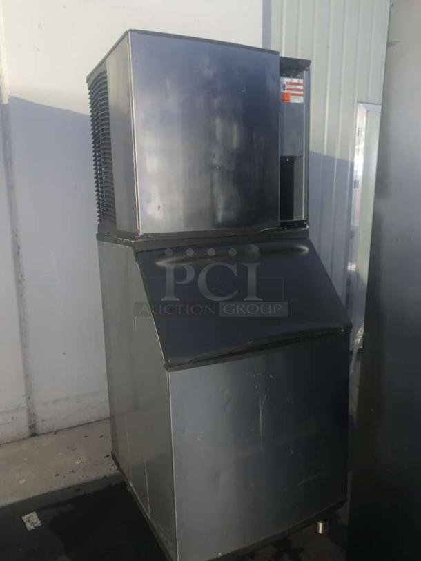 Manitowoc SY0654A commercial ice machine with bin, air-cooled, prime condition, fully tested, model MAN-L-ICE-0461.