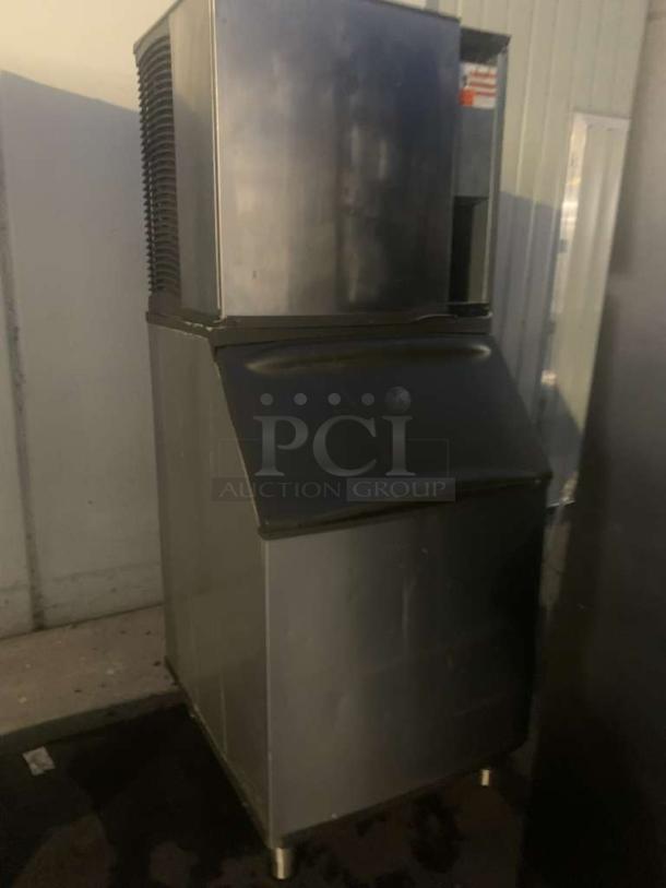 Manitowoc SY0654A commercial ice machine with bin, air-cooled, prime condition, fully tested, model MAN-L-ICE-0461.