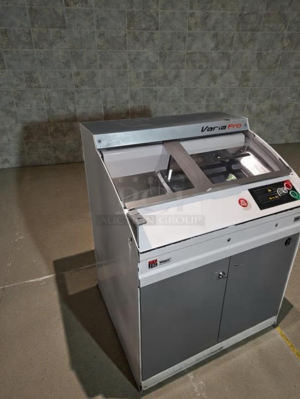 Brand New JAC VARIA 800 Automatic Bread Slicer, model JAC-L-Slicer-0053, with minor scratches. Made in Liège, Belgium.