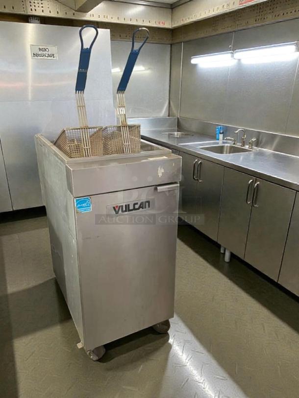 Vulcan Hart commercial gas fryer, model VUL-L-FRY-0089, in premium condition, fully tested and working.