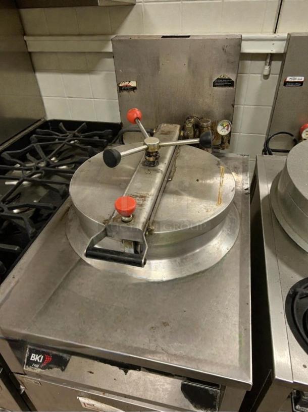 BKI FKM-F Commercial Pressure Fryer, top-tier condition, 208V, 3-phase, fully tested, with control knobs and pressure gauge.
