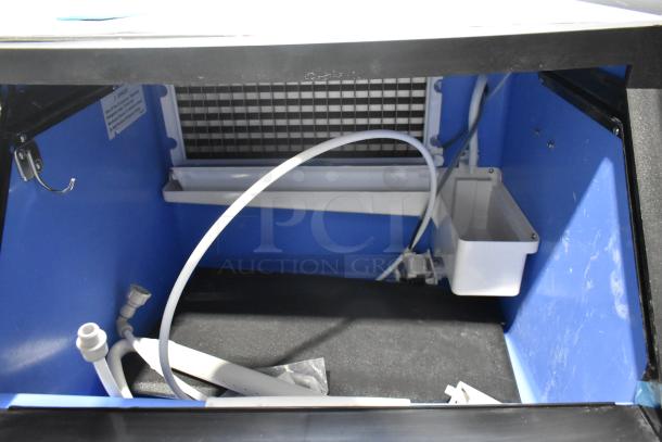 2025 Avantco Ice UC-F-280-A commercial ice machine interior showing components. New scratch and dent condition. Model 194UCF280A.