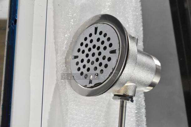 BRAND NEW Regency Lever Handle Waste Valve, 600DL1, 3 1/2" sink opening. Slight scratches; shown packaging.