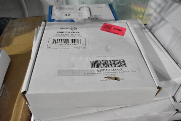 5 AvaMix dicing grids/slicing discs in new condition. Boxes marked 928D10SLCMAX for Revolution Max, 3/8" slicer.