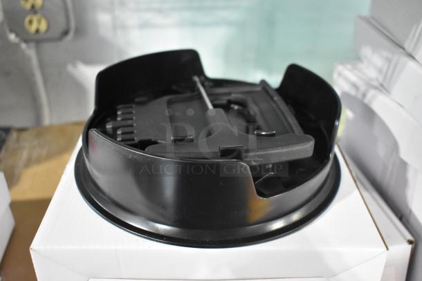 5 AvaMix Dicing Grids/Slicing Discs, brand new, scratch and dent, includes a large black component on a white box.