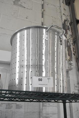 BRAND NEW Choice 40748QTALUMT 48 Qt. tapered aluminum vegetable colander with handles, scratch and dent condition.