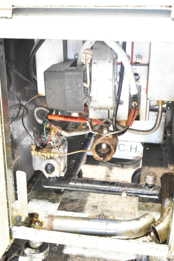 2023 Frymaster PH155CSE natural gas fryer, 50 lb capacity, internal components shown; 80,000 BTU, on commercial casters.