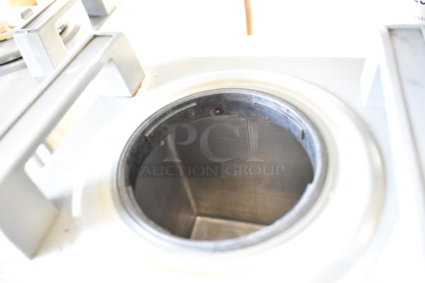 Bunn SH-S Satellite Server on stand, 120V, 1 Phase; features stainless steel interior, minor rust on stand.