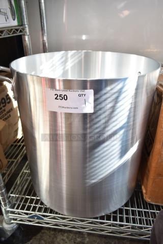 BRAND NEW SCRATCH AND DENT! Vollrath 7315 Arkadia 60 Qt. Aluminum Stock Pot