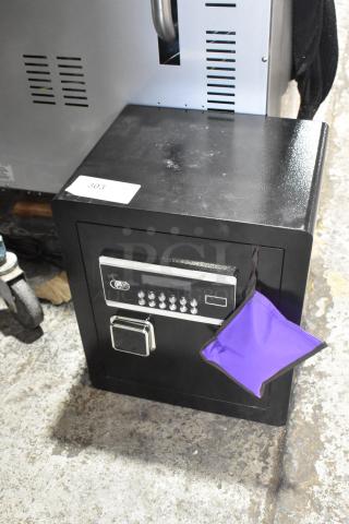 BRAND NEW SCRATCH AND DENT! Black Single Compartment Safe w/ Keys
