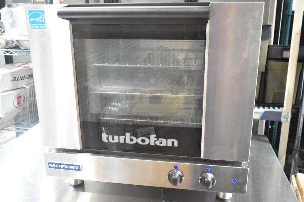 Brand new 2024 Moffat Turbofan E23M3 countertop electric convection oven. Scratch and dent condition. 208V, 1 phase.