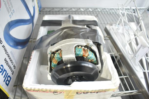 BRAND NEW SCRATCH AND DENT Robot Coupe 303160S Motor Assembly for R2 series in box, minor cosmetic damage.