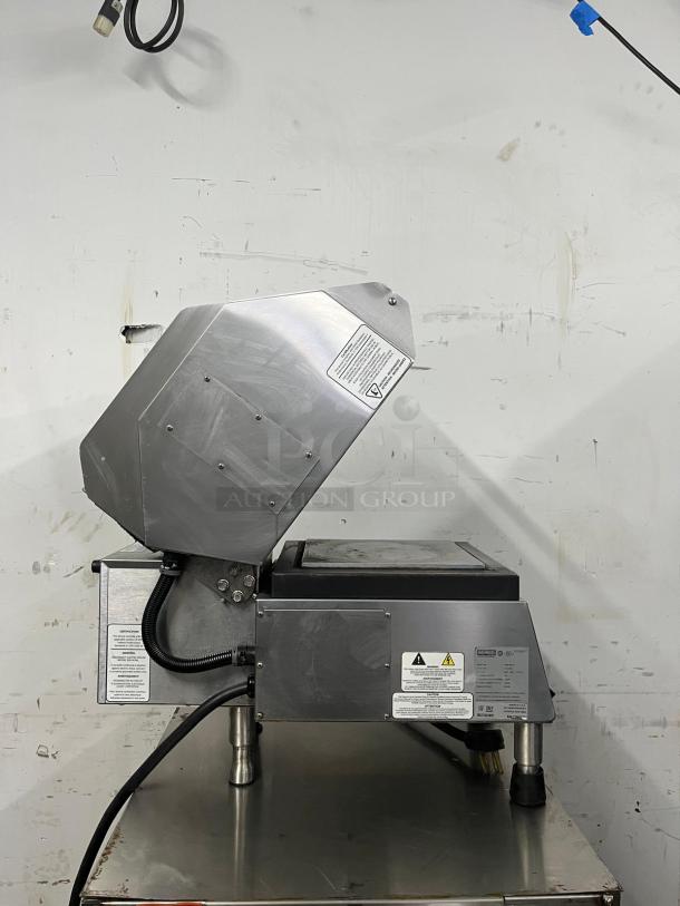 NEMCO 6900-208-GF single commercial panini press with aluminum grooved and smooth plates, 208v/1ph. Features visible labels.