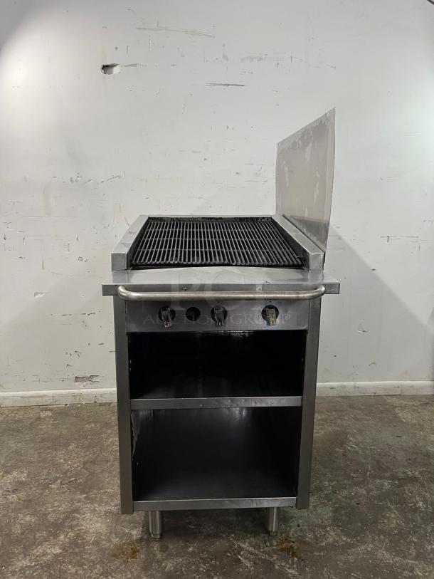 Magikitch'n gas countertop charbroiler, 195,000 BTU, manual control, stainless steel, good condition.