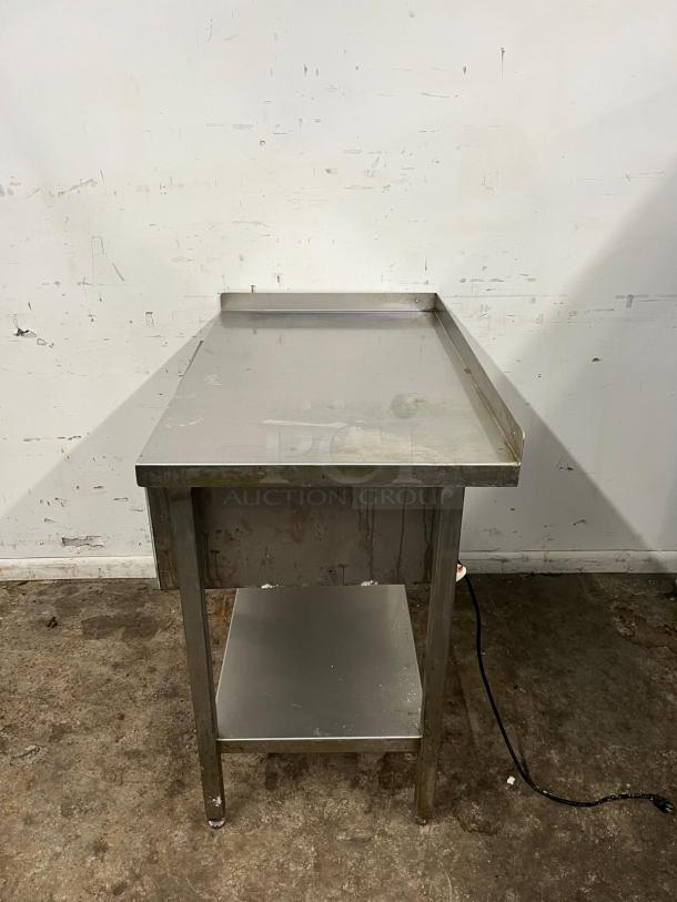 WELLS RW-1HD freestanding warming drawer, 29.25"W, features 21.5" compartment, 120v. Good condition, stainless steel finish.