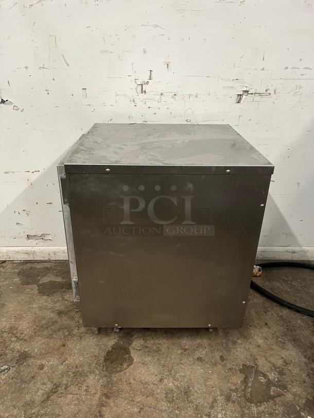 Late model 2023 Groen XS-208-12 countertop convection steamer, stainless steel, good condition, sturdy build.