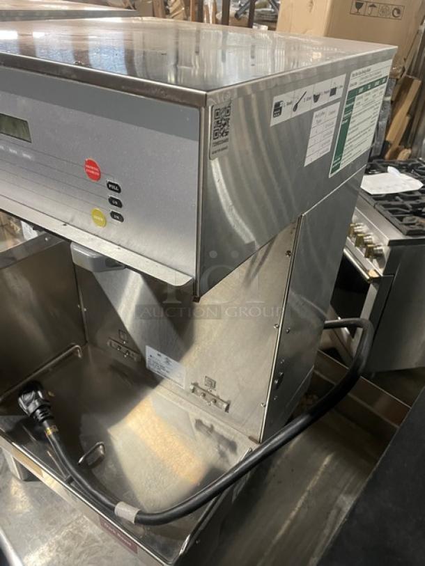 Bunn DualSHDBC commercial stainless steel countertop dual coffee brewer, 120/208V, 1 phase, in excellent condition.